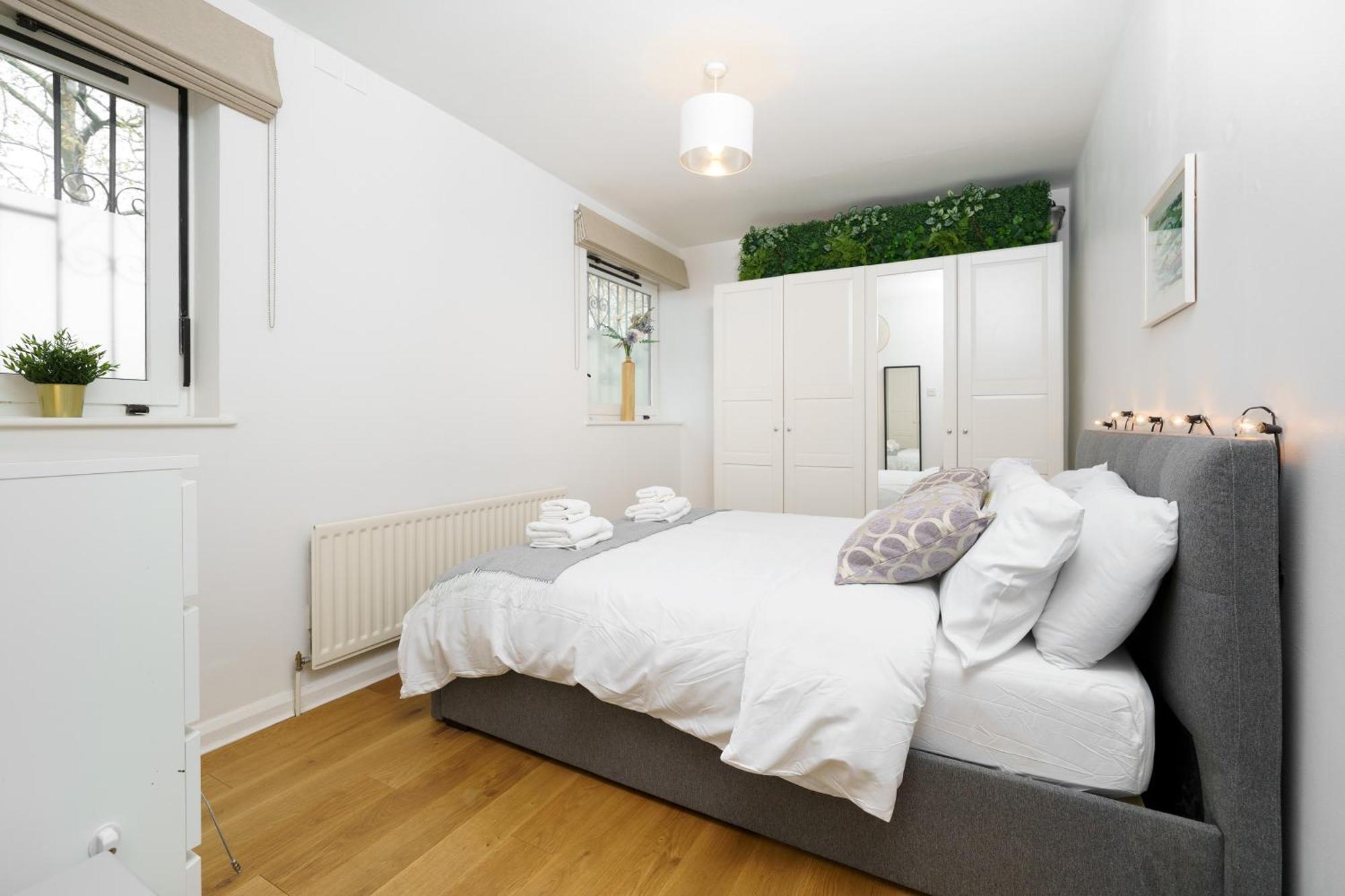 Lovely Apartment In Victoria Park Village Londres Exterior foto